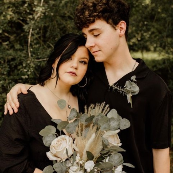 Meet your Posher, Olyvia - Picture 1 of 1